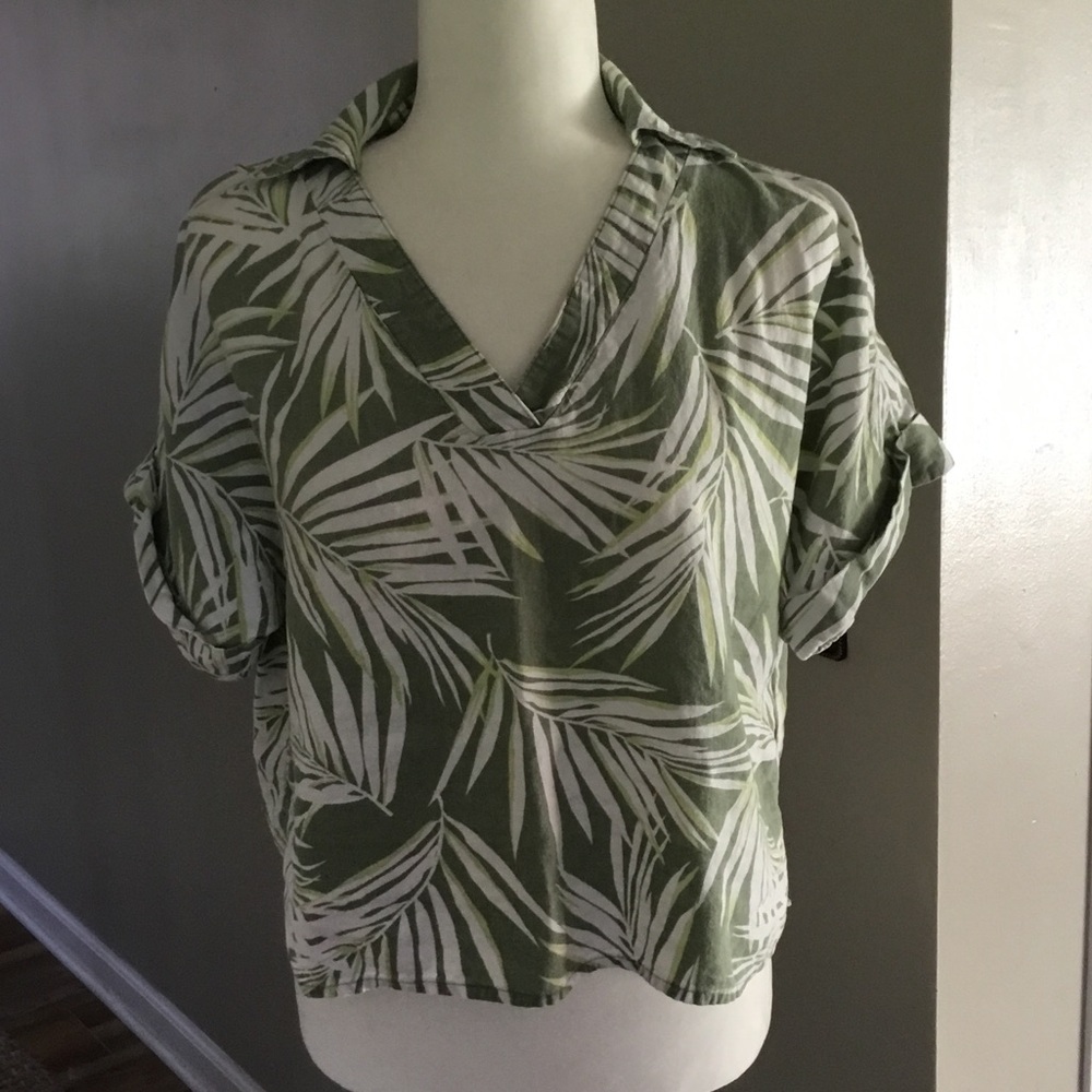 Linen Blend Olive Green Vacation Tropical  Palm-Print V-Neck Button Down Size‎ S
